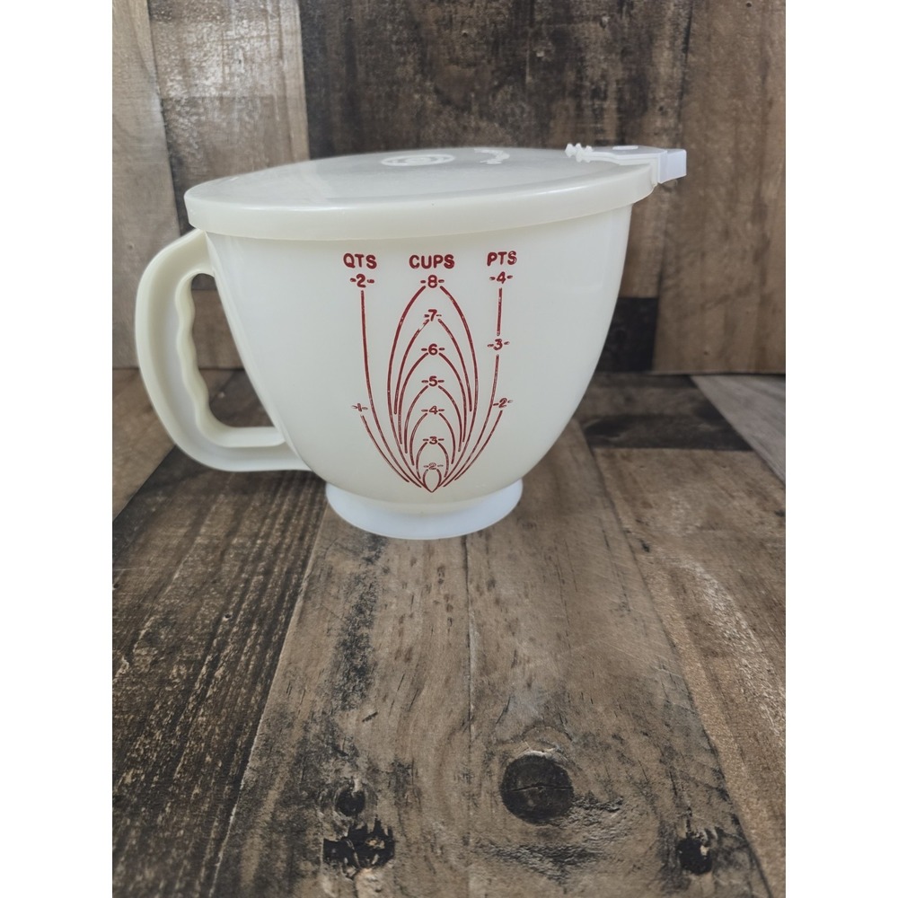 VTG Tupperware Mix-N-Stor 2 Quart 8 Cup Measuring Pitcher White with Lid